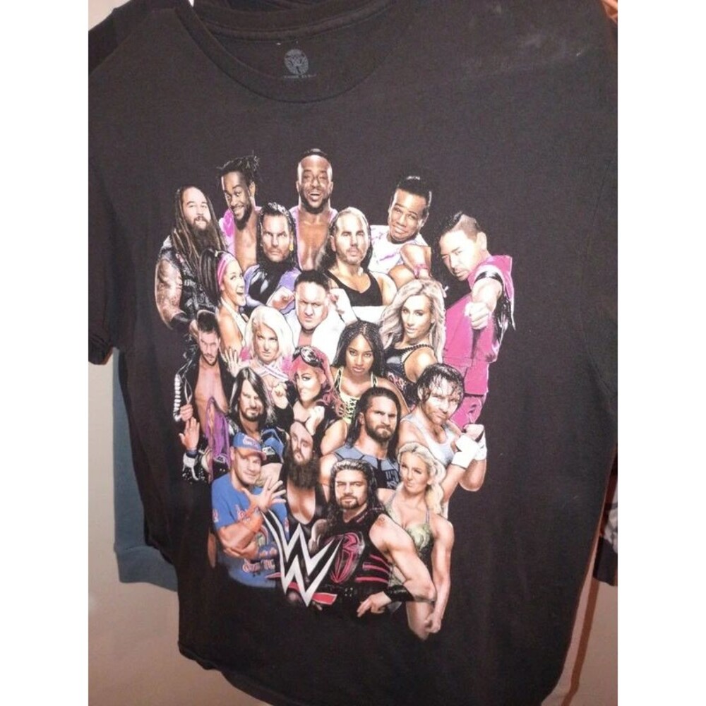 Men's wwe medium t shirt-c12